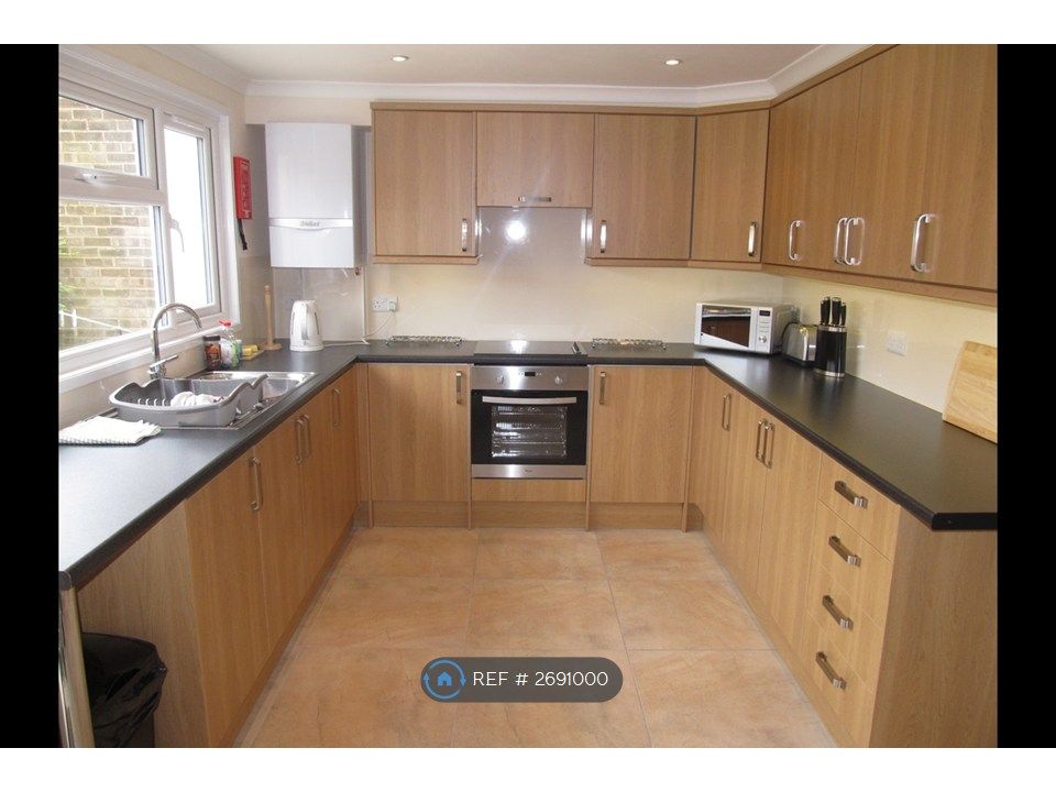 Property photo 3 of 22 Kitchen