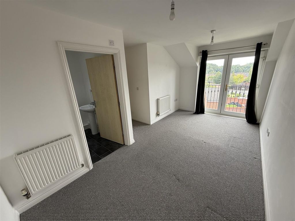 Property photo 2 of 14 Master Bedroom