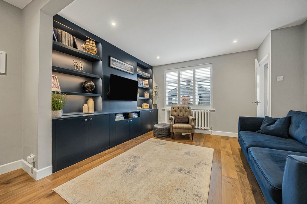 Property photo 2 of 16