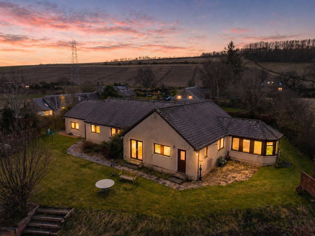 Property photo 2 of 46 Rosemill Bungalow Bridgefoot Twilight.Jpg