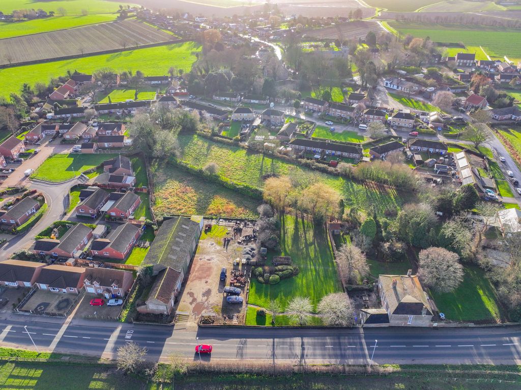 Property photo 2 of 35