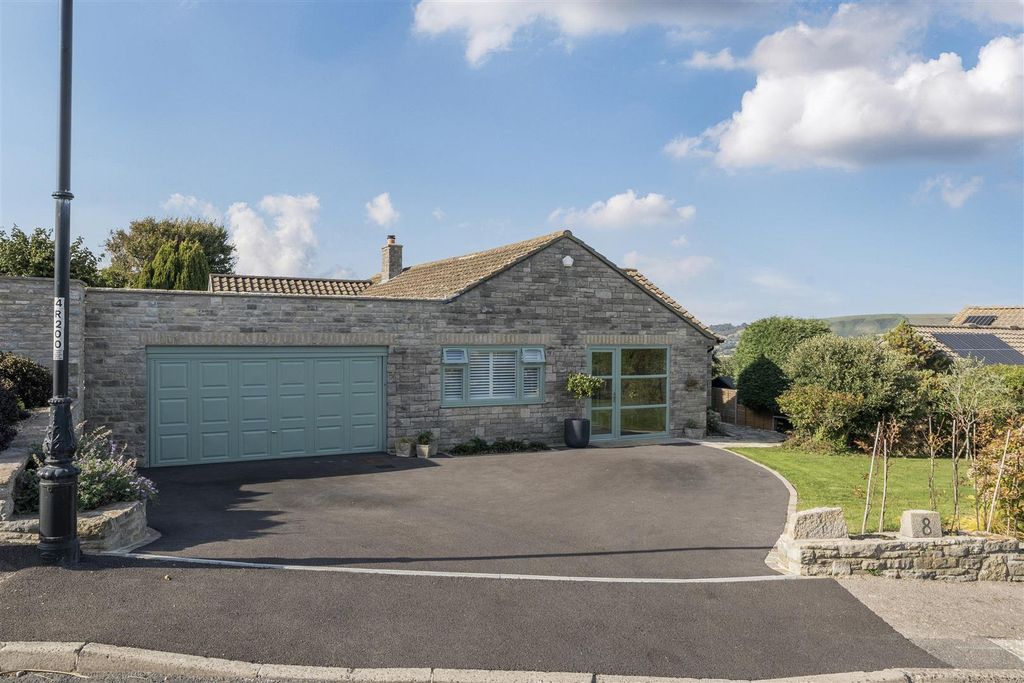 Property photo 1 of 28 1360894-9-68Dd7B51Cddf0.Jpg