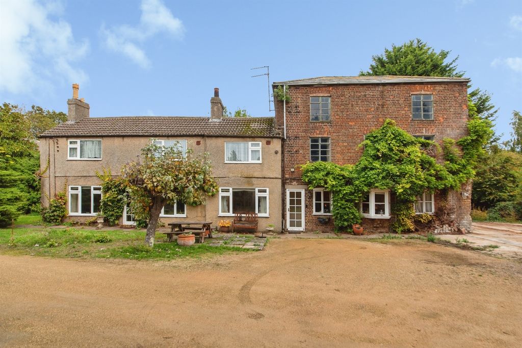 Property photo 1 of 24