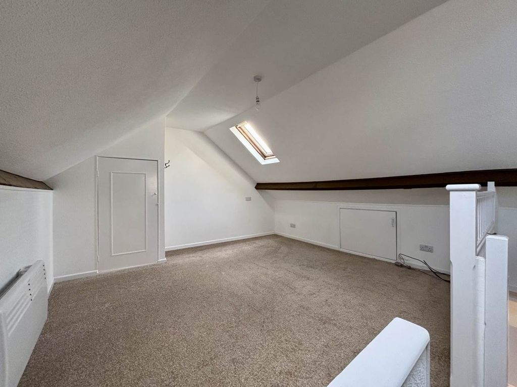 Property photo 2 of 10 Lounge