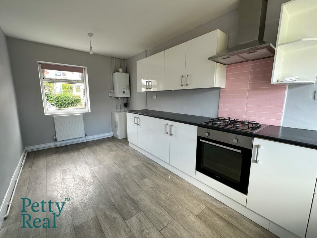 Property photo 3 of 12 7D3D6105-94C0-4554-9Ae5-79C8753Ef9DC.Jpeg