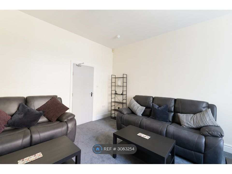 Property photo 2 of 31