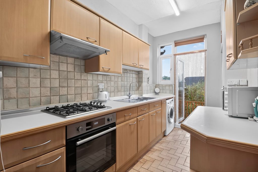 Property photo 3 of 20