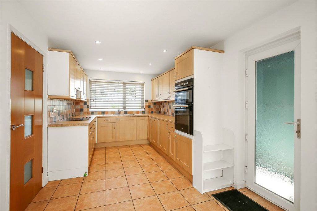 Property photo 3 of 15 Picture No. 12