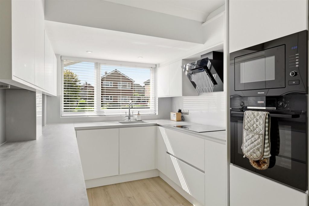 Property photo 3 of 29 9-Abingerway-013.Jpg