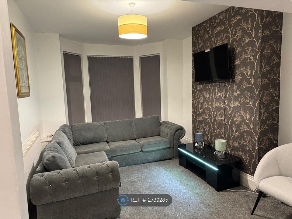 Property photo 1 of 12 Lounge
