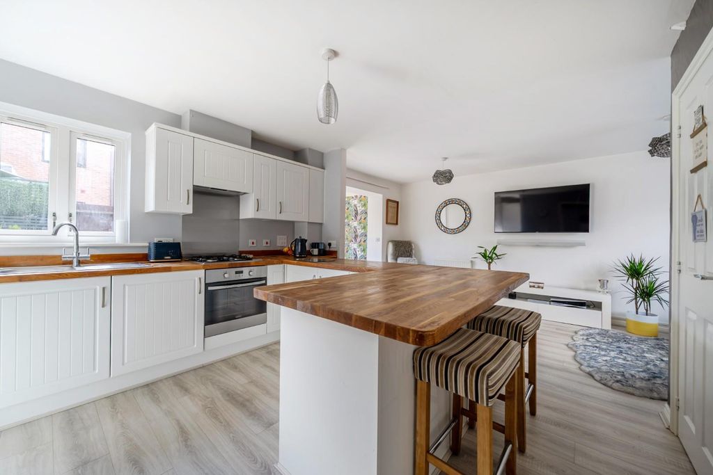 Property photo 2 of 17 1343050-2-68Ad9Daa586Cb.Jpg