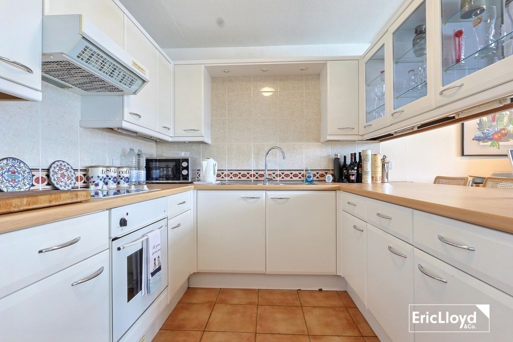 Property photo 2 of 18 Photo 3