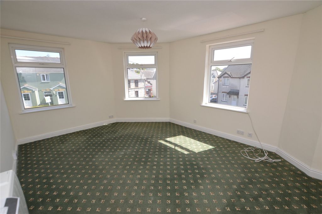 Property photo 2 of 7 Picture No. 23