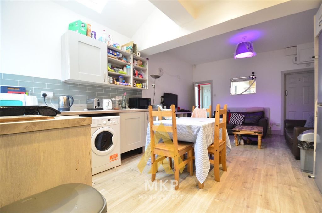 Property photo 2 of 14 8.Png