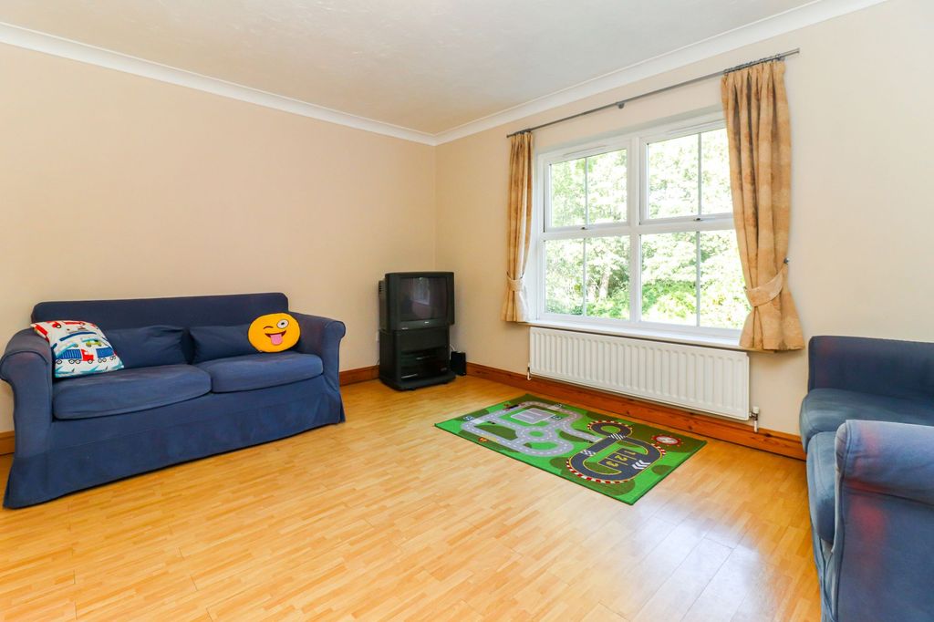 Property photo 2 of 21