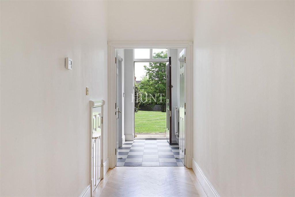 Property photo 1 of 38