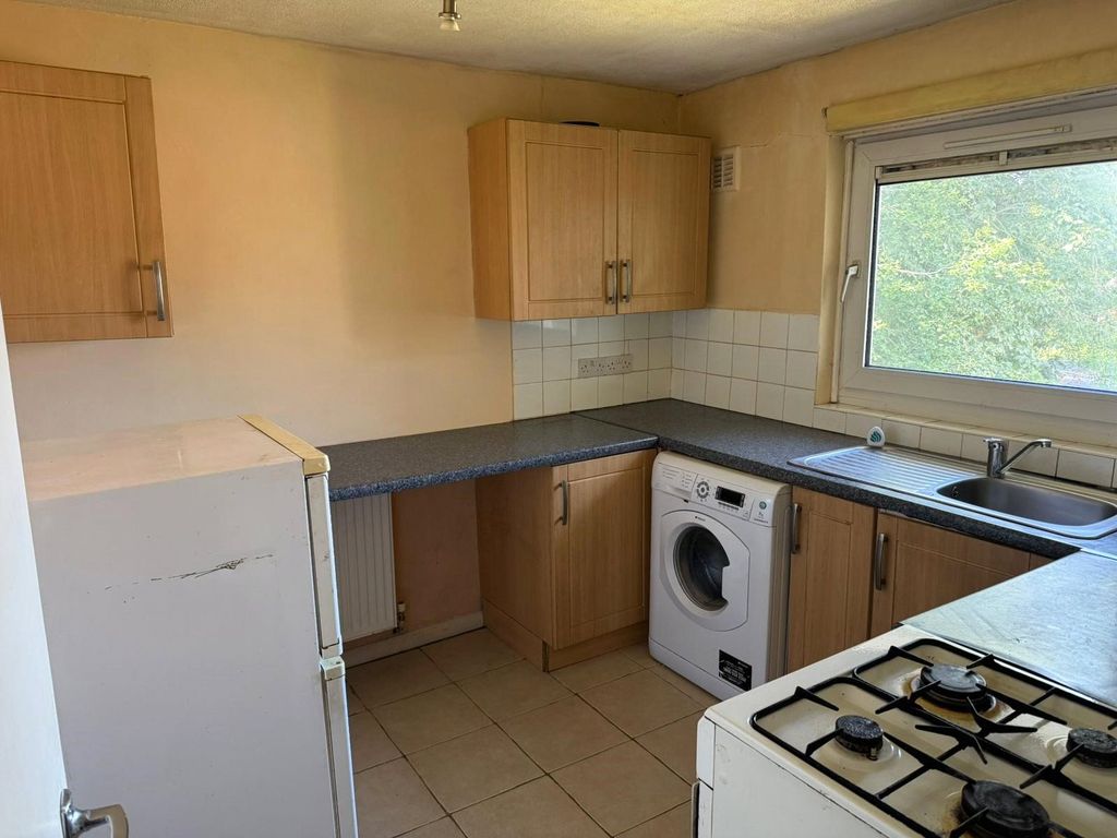 Property photo 2 of 11 Picture No. 14