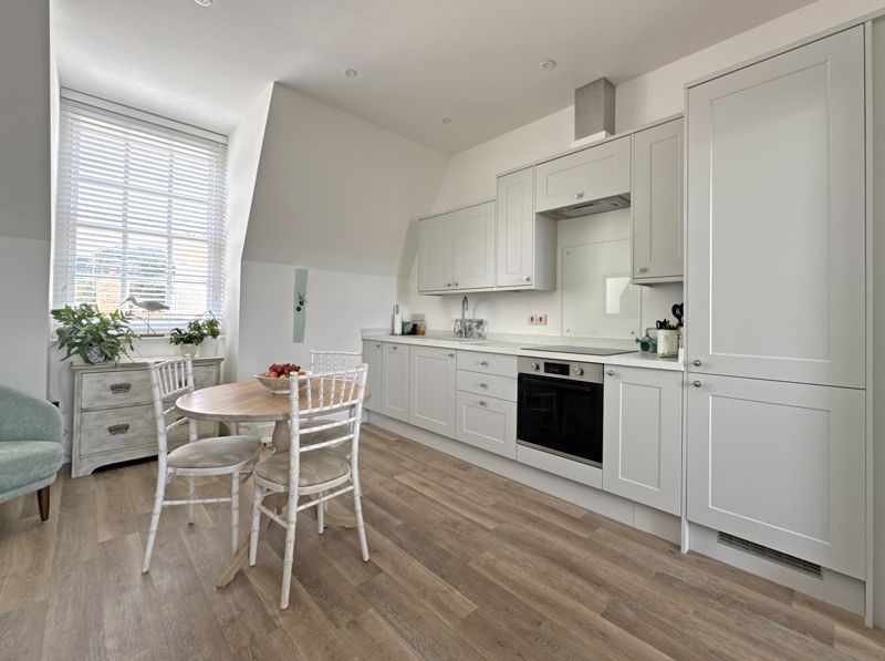 Property photo 3 of 19 Photo 6