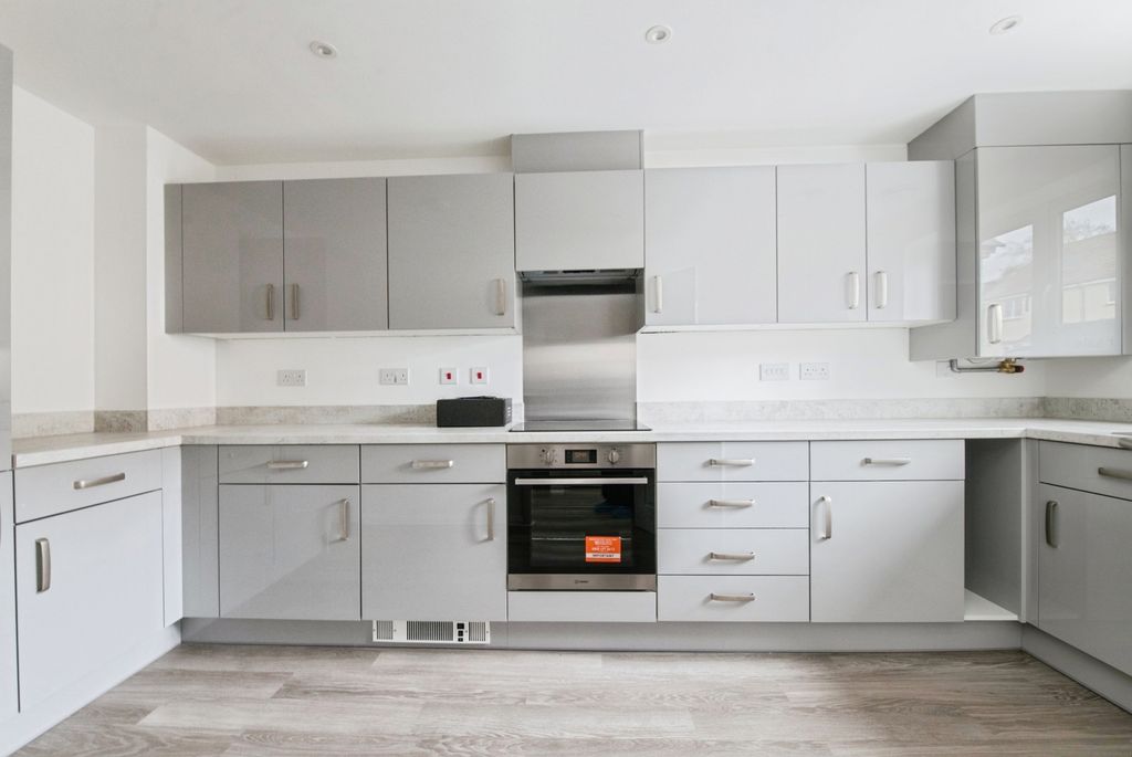 Property photo 3 of 20 Pbox-Img.Jpg