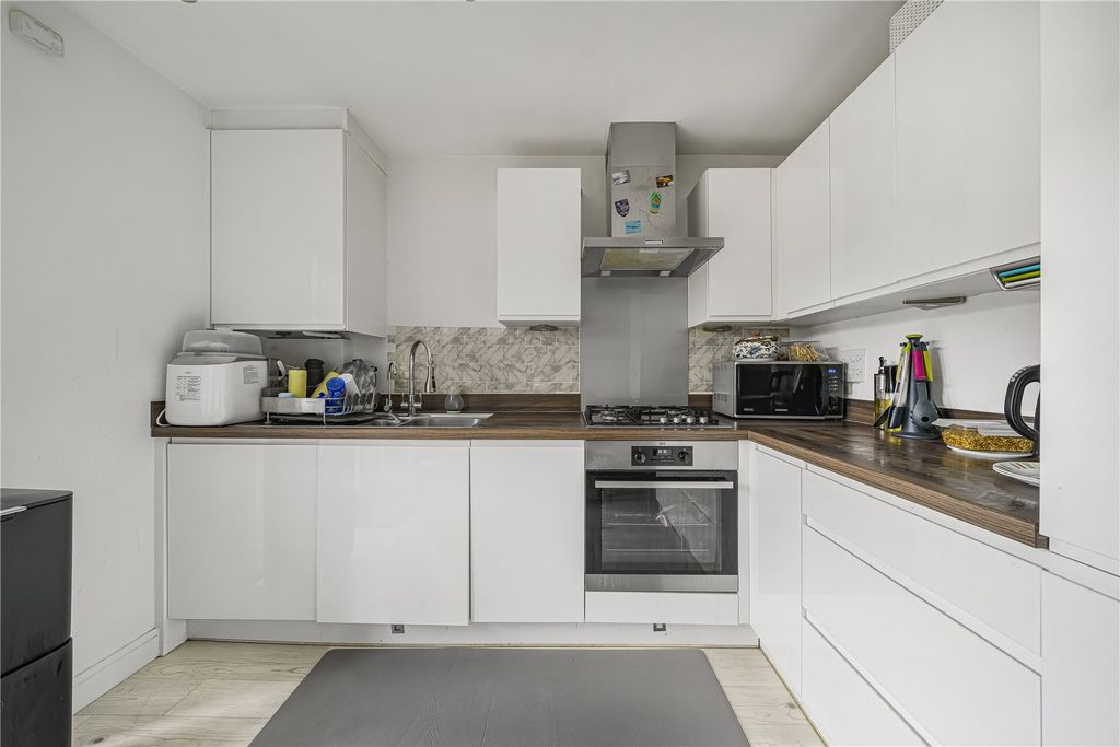 Property photo 3 of 20 Kitchen/Dining