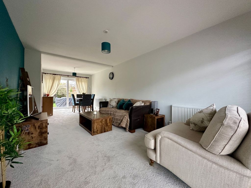 Property photo 2 of 17 Lounge/Diner