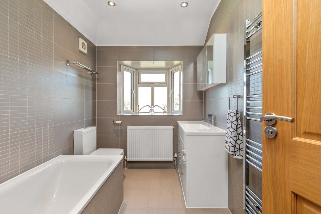Additional image 12 of 5 bed detached house for saleOakleigh Gardens, Edgware HA8