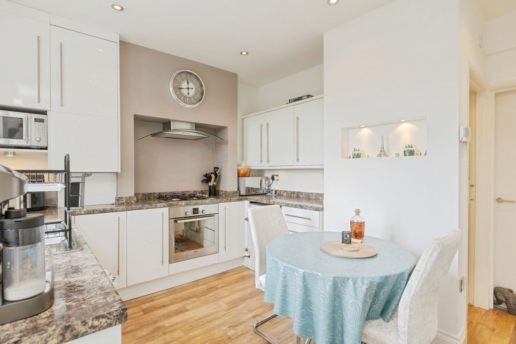 Property photo 2 of 17 Pbox-Img.Jpg