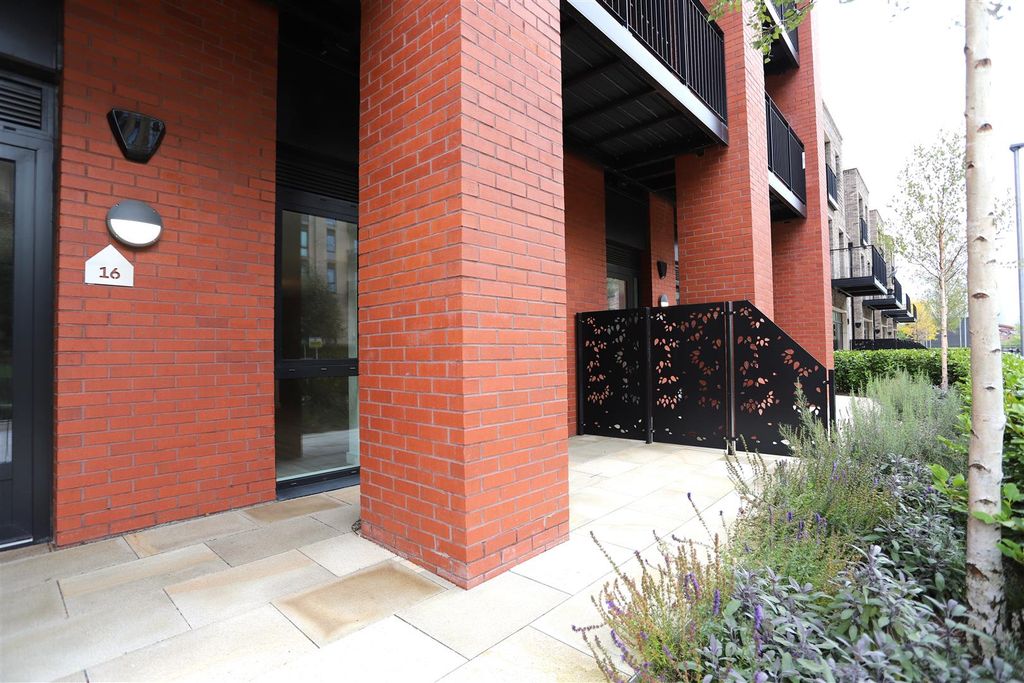 Property photo 2 of 15