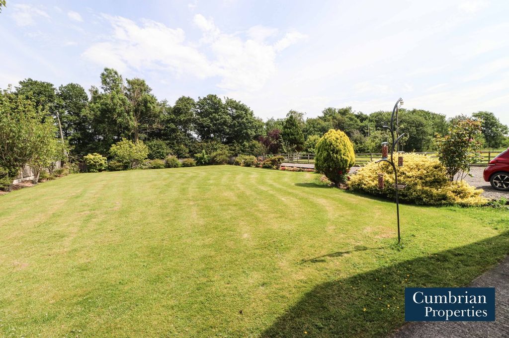 Property photo 2 of 26 Rear Garden