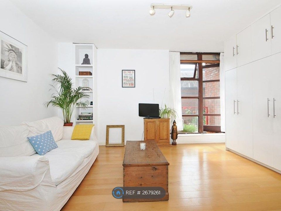 Property photo 2 of 8