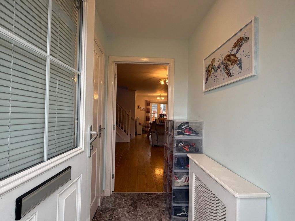 Property photo 2 of 19 Entrance Hallway