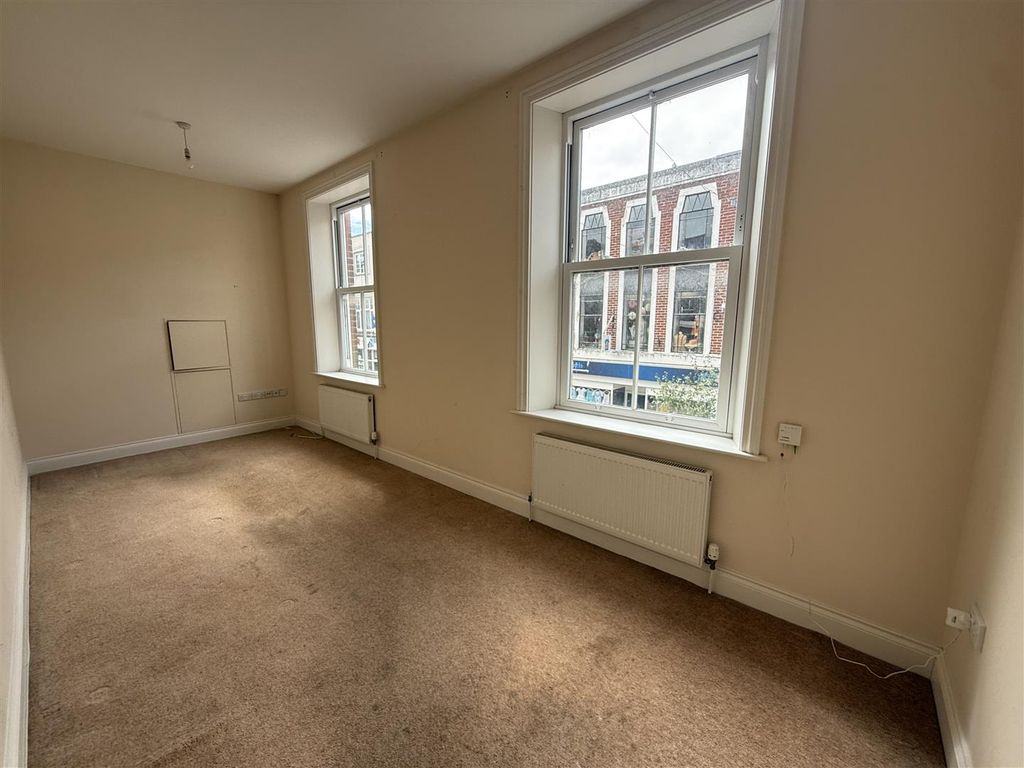 Property photo 3 of 13 Living Room