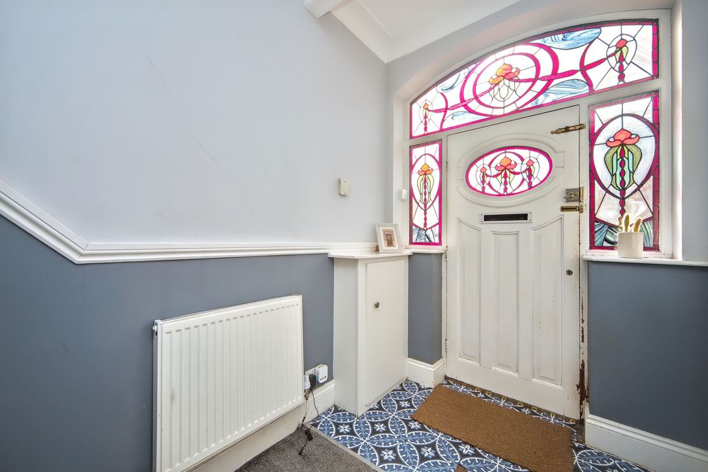 Property photo 2 of 24