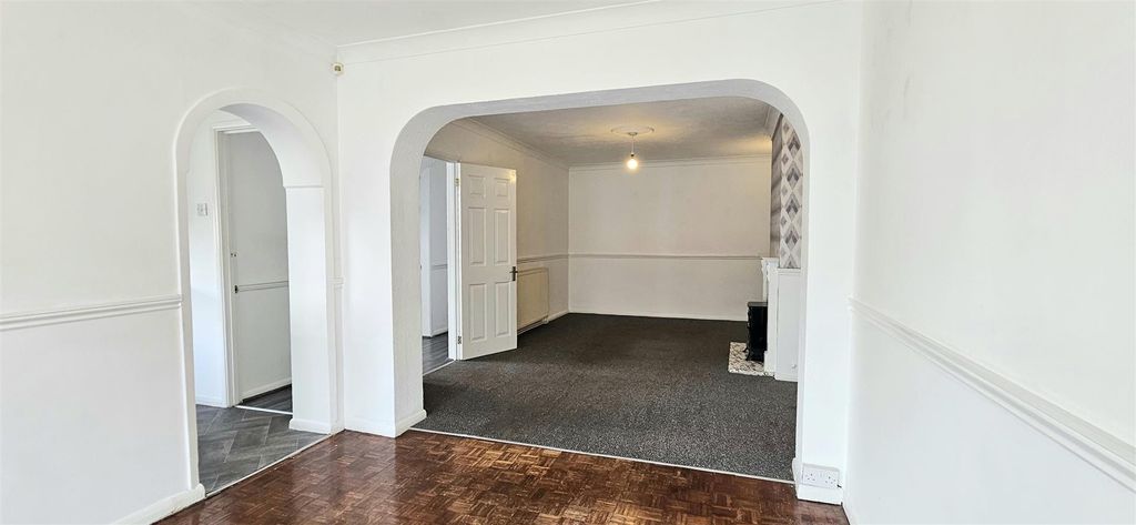 Property photo 3 of 13 6.Jpg