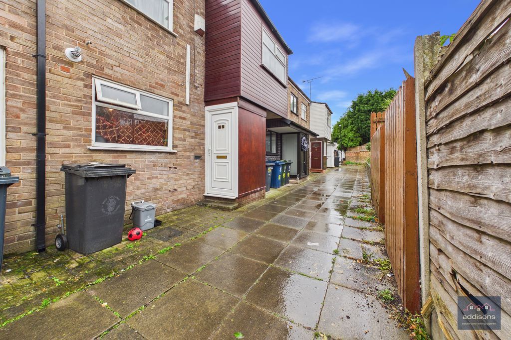 Property photo 1 of 6 Photo 11