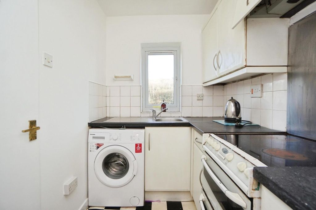 Property photo 2 of 21 Kitchen