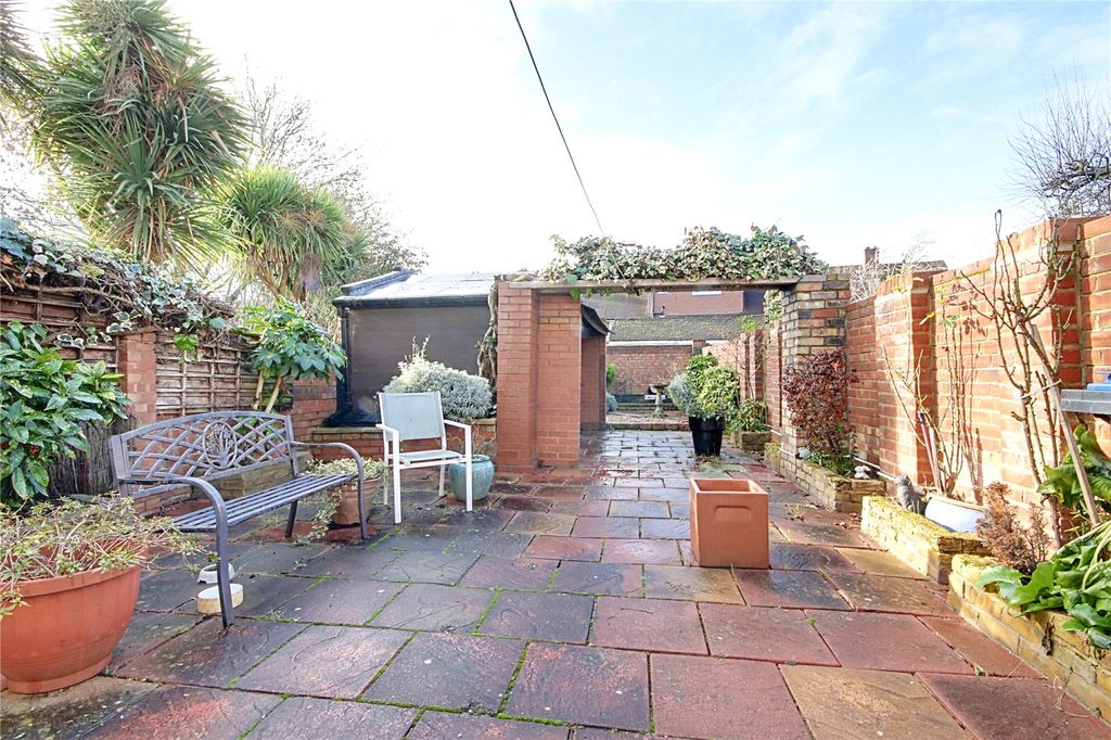 Property photo 2 of 18 Picture No. 14