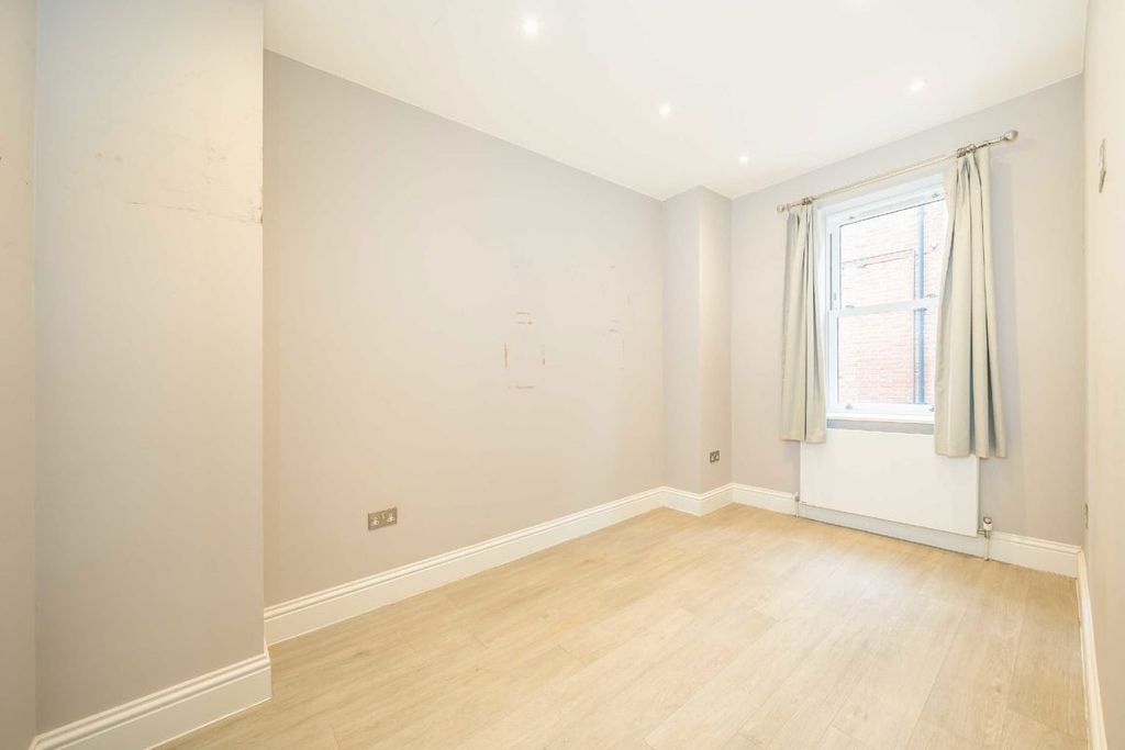 Property photo 3 of 5