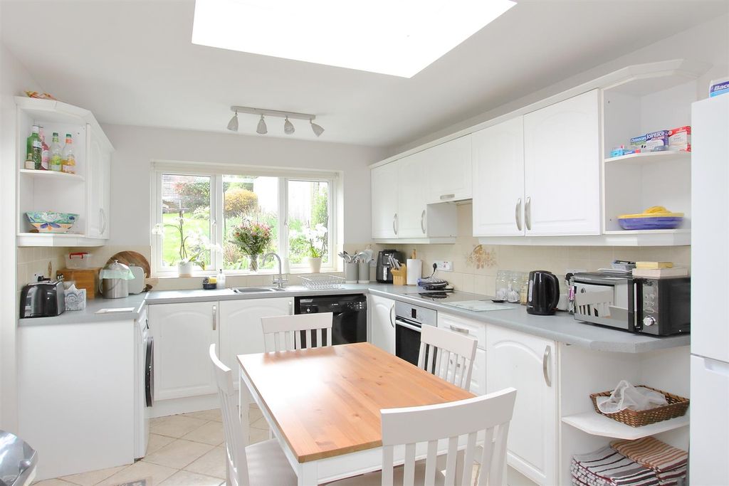 Property photo 2 of 12 High House Thruxton Ph19.Jpg