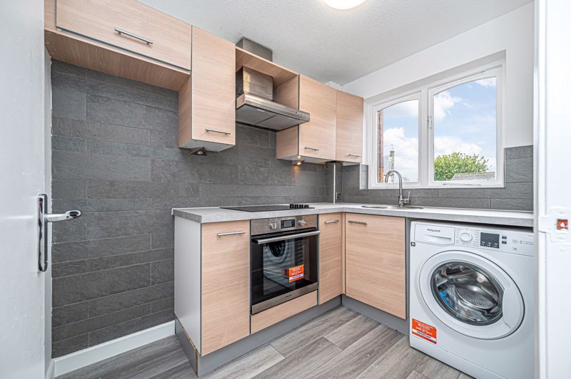 Property photo 2 of 17 Kitchen