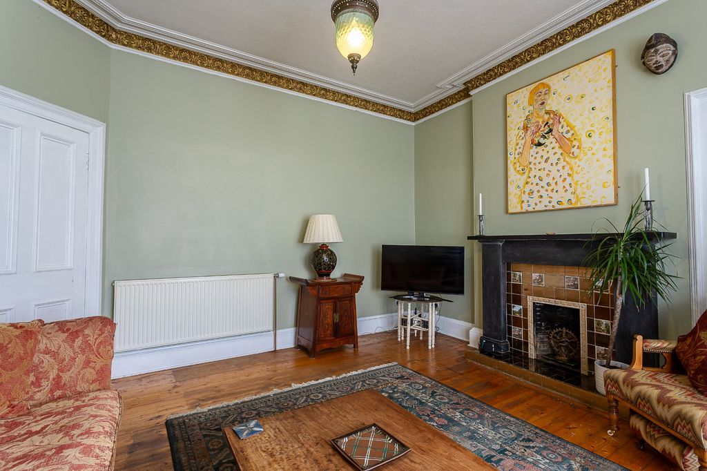 Property photo 2 of 36 Picture No. 04