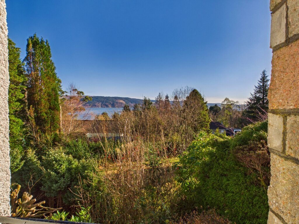 Property photo 2 of 33