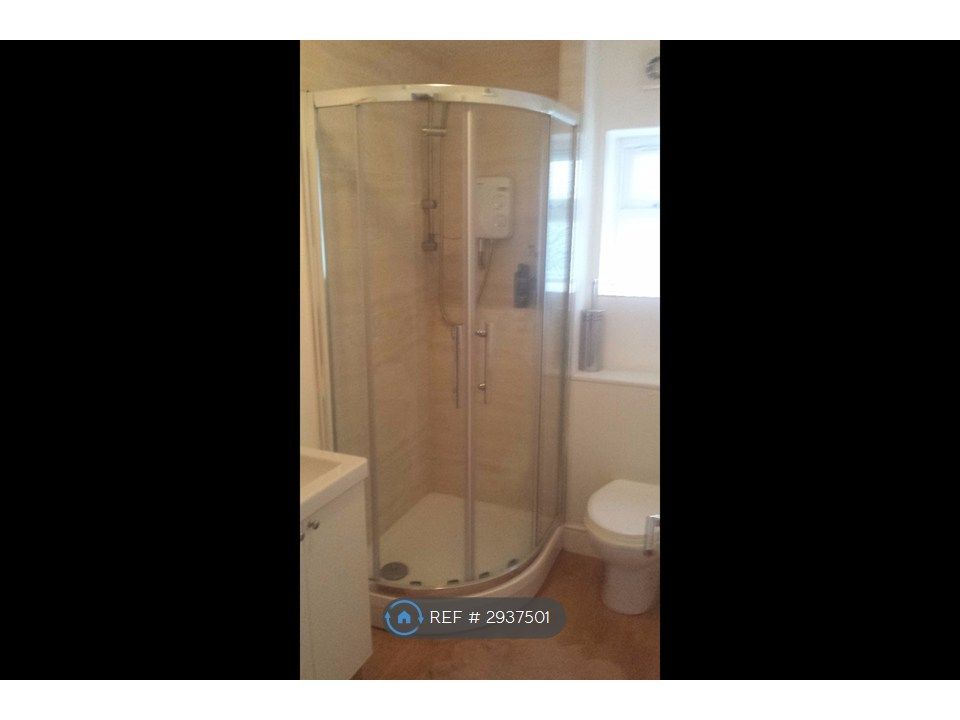 Property photo 3 of 7 Bathroom