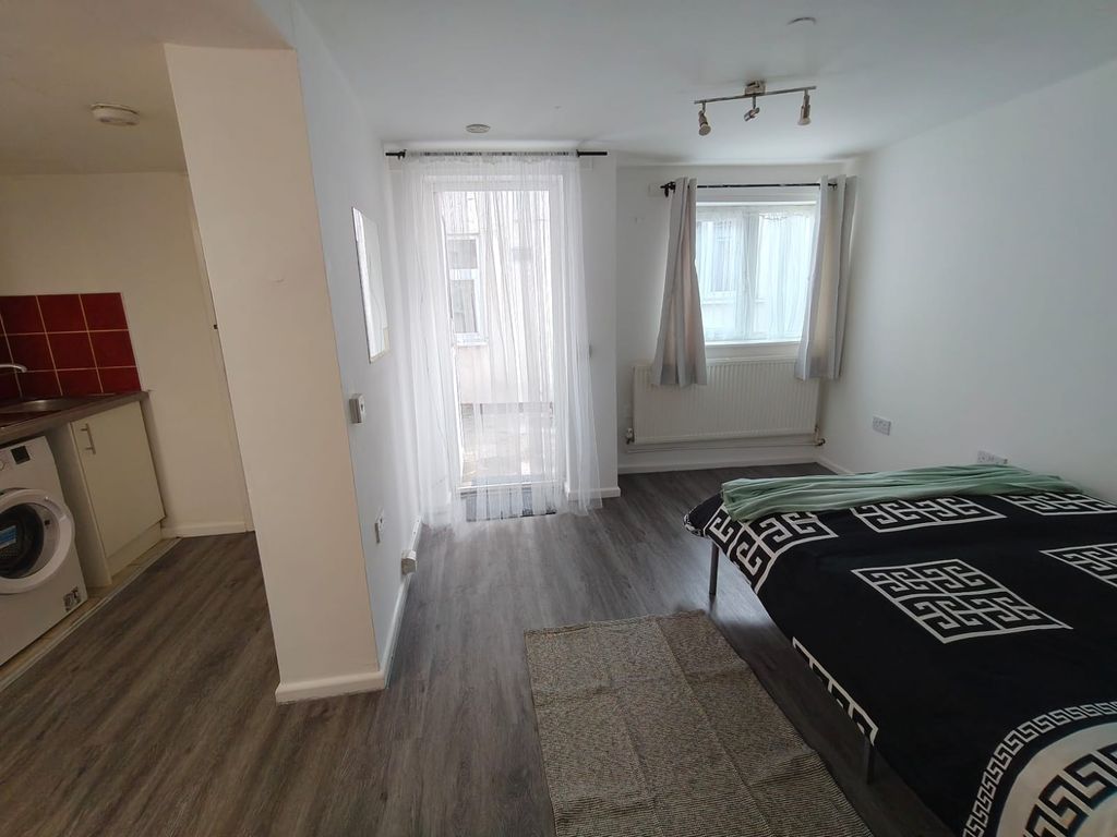 Property photo 2 of 4