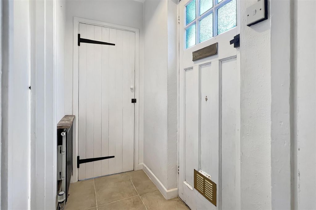 Property photo 3 of 13 46683649.Jpg