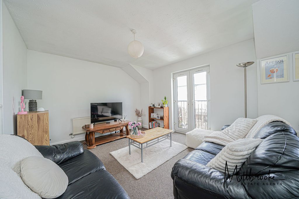 Property photo 3 of 16