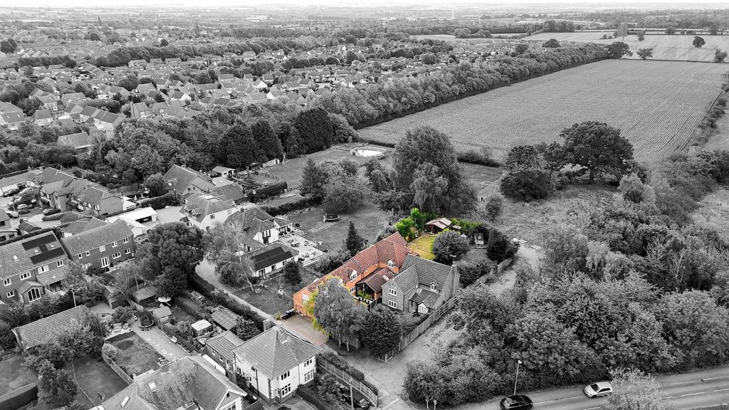 Property photo 2 of 34