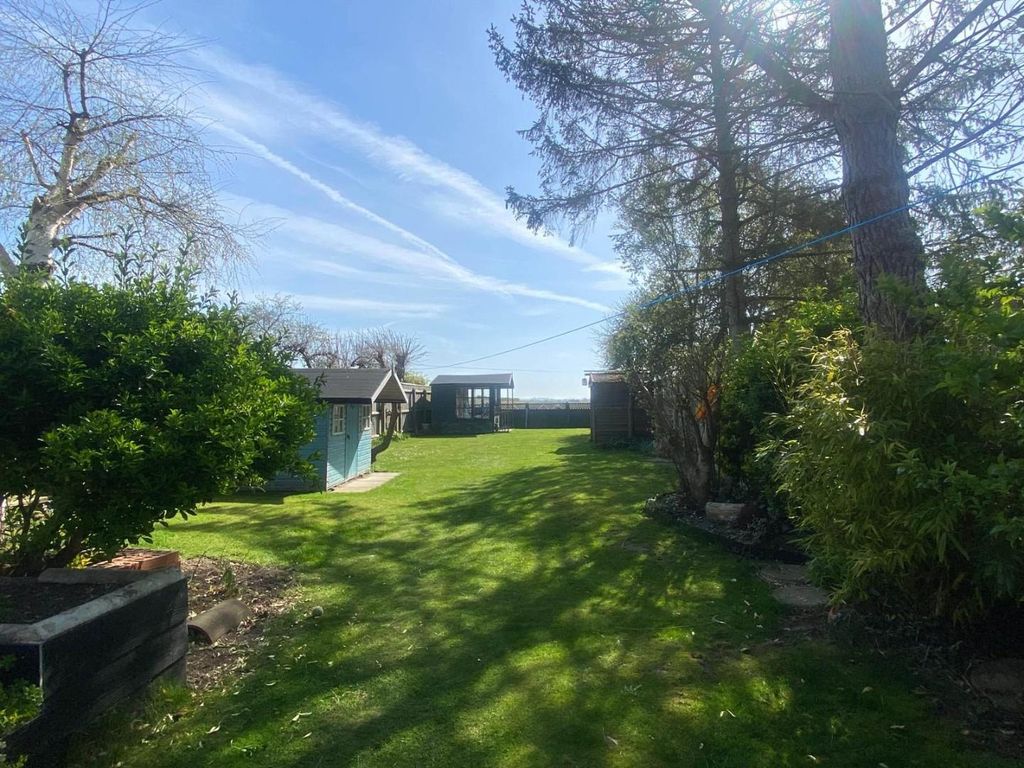 Property photo 2 of 17 5cc1E40A-3F37-4A5B-A57B-821Db2F54696.Jpg