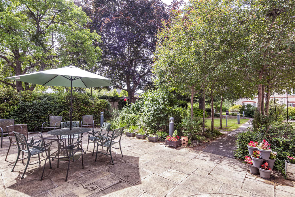 Property photo 2 of 13