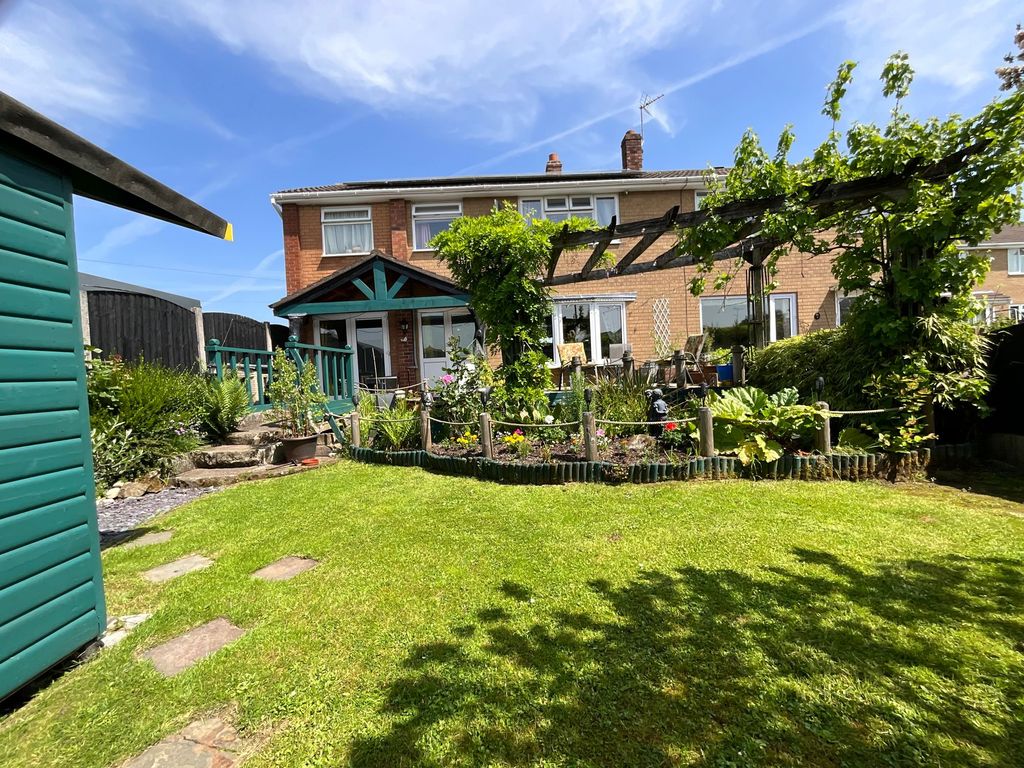 Property photo 1 of 40